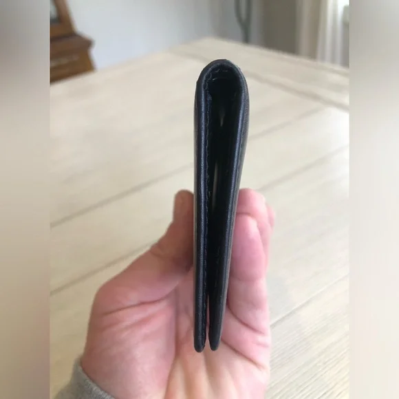 Vintage Coach Black Leather Slim Bi-Fold Wallet in Excellent Used Condition - Picture 4 of 7